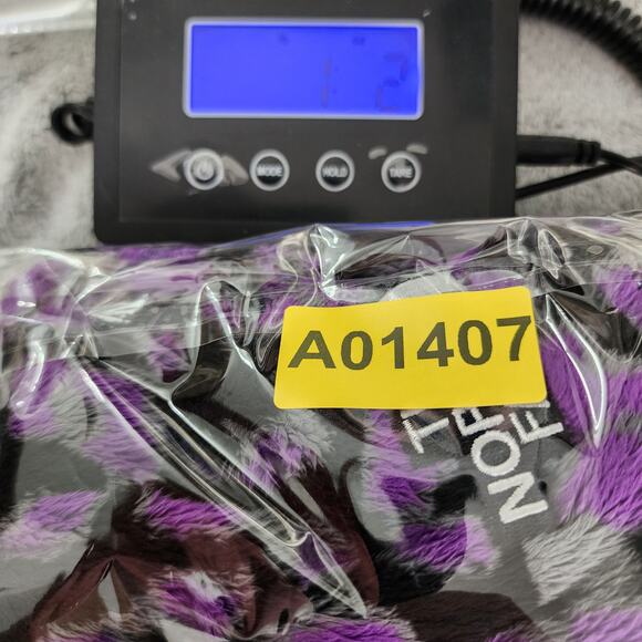 The North Face Hoodie Womens XL Purple Leopard Print Osito 1/4 Zip Pullover Boxy - Picture 9 of 9